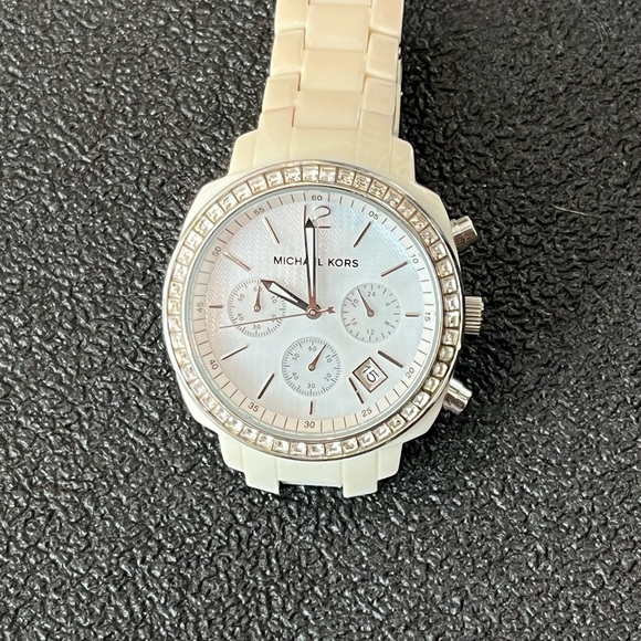 Michael Kors Women’s Watch - Picture 1 of 3